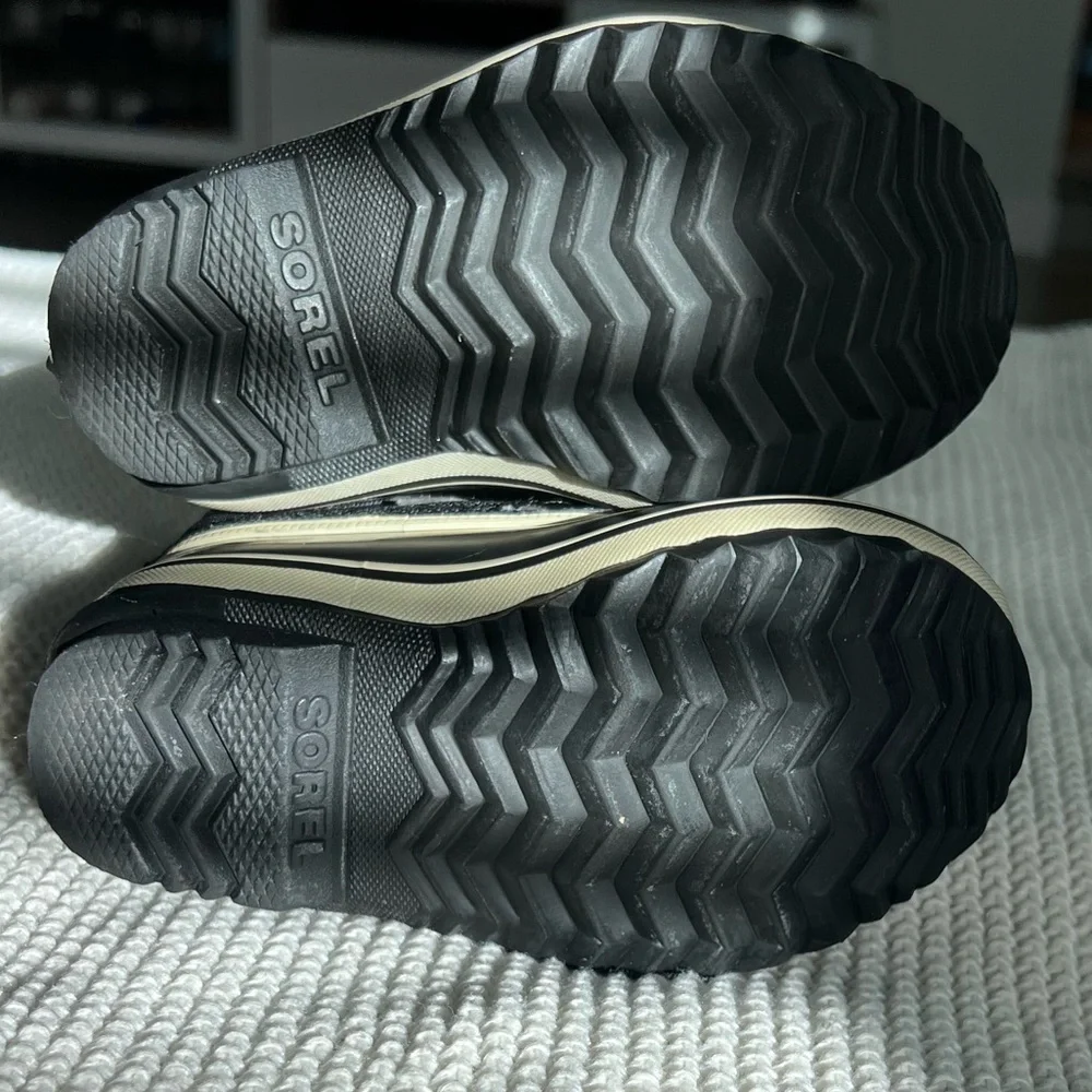 Sorel Yoot Pac Black Waterproof Snow Boots.